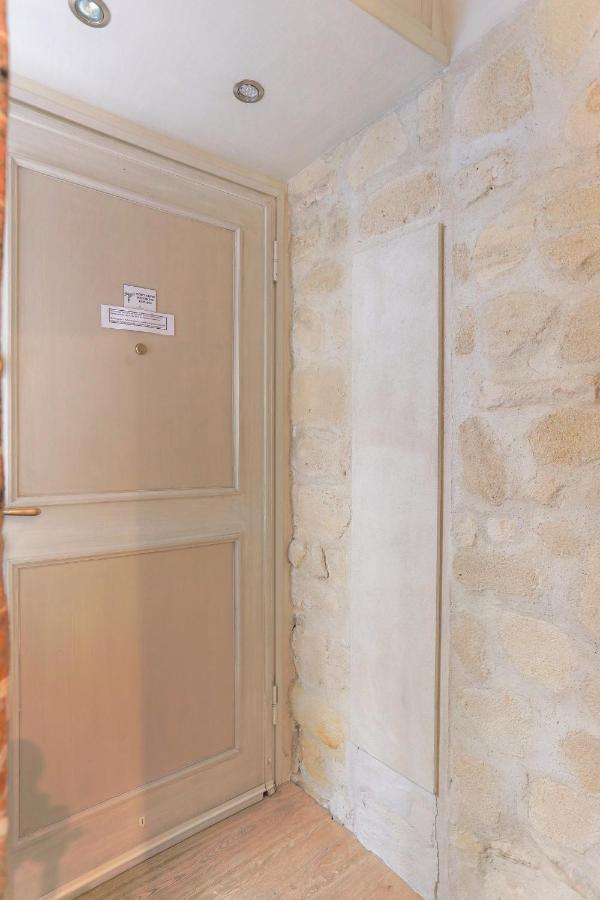 Louvre Charmant Studio Париж Экстерьер фото